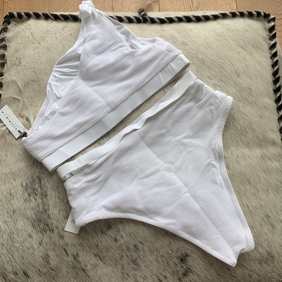 🔥 Clearance NWT Vitamin A Two Piece Swimsuit - Picture 5 of 14